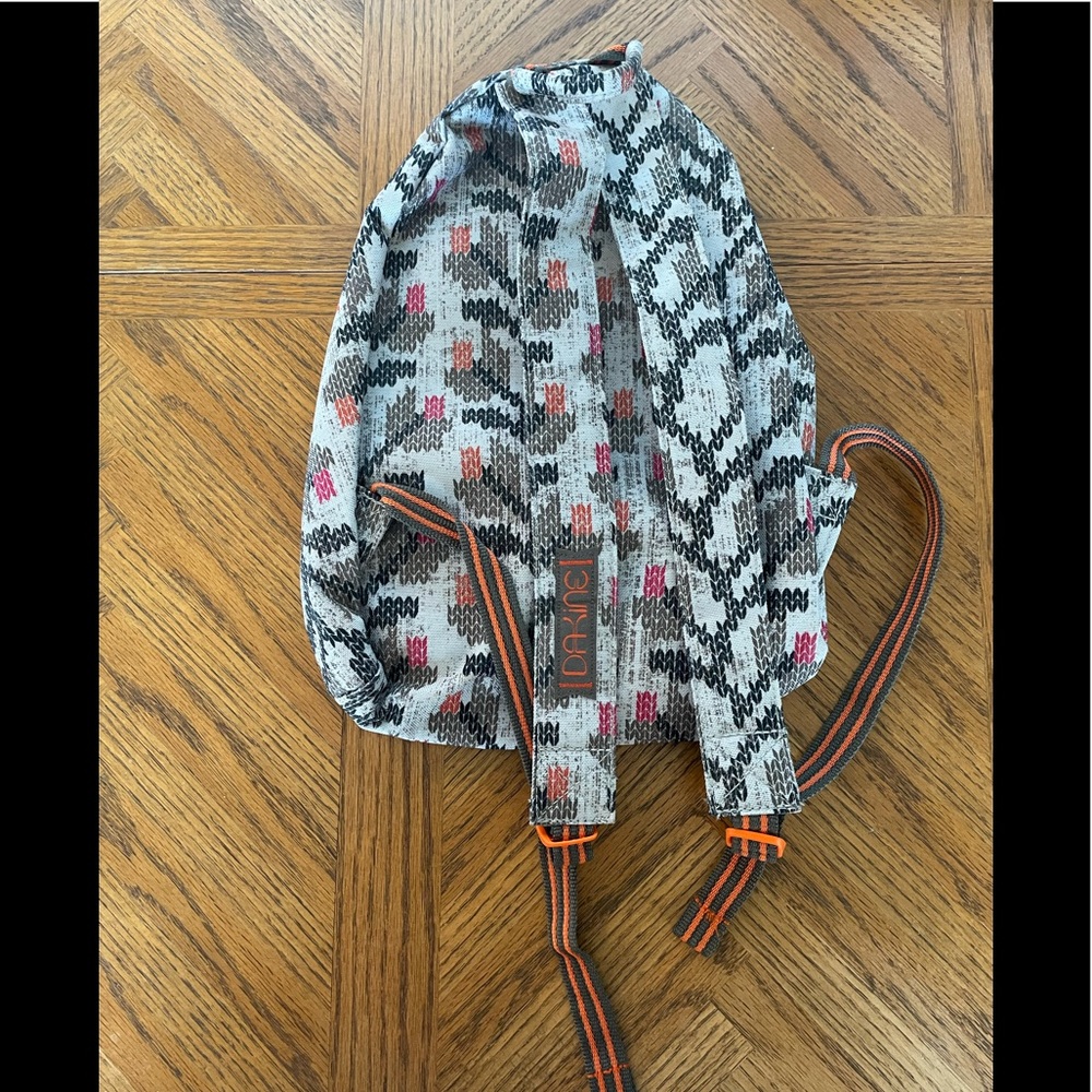 DAKINE Cosmo Mini Backpack 6.5L - Picture 2 of 5